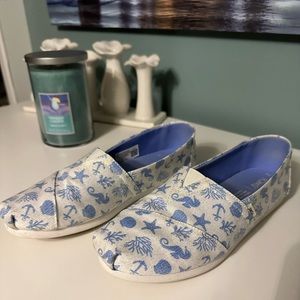 Toms size 7.5 slip in espadrilles